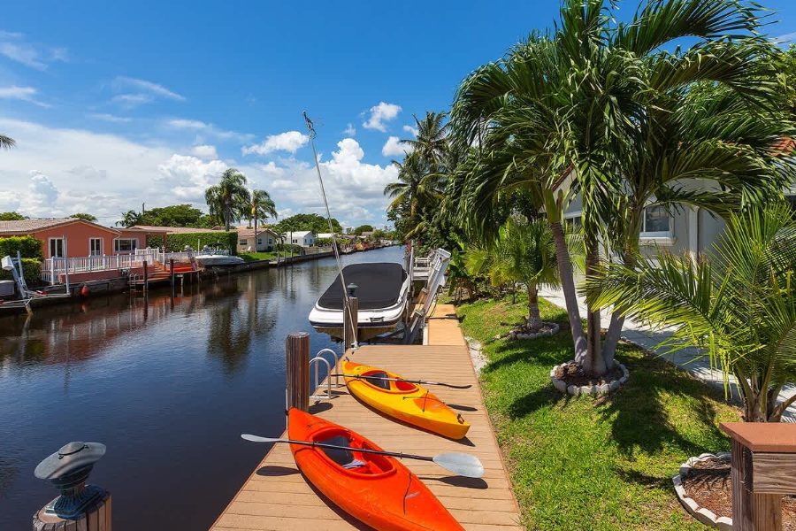 Check out some of iRenta’s amazing canal-side properties.