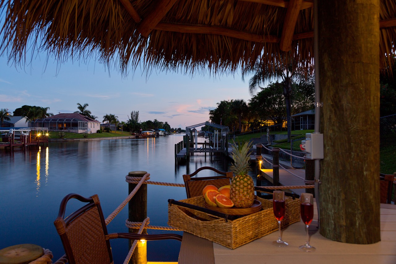 Waterfront Serentity 3 Bedroom waterfront pool home in a quiet